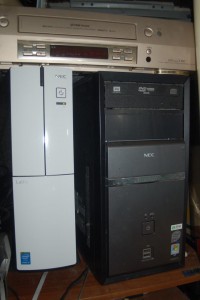 ２０１５年３月に導入した新PC（左）と前PC（右）